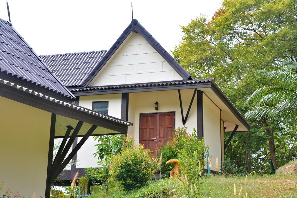 Phuchawee Lanta Hotel Koh Lanta Exterior photo